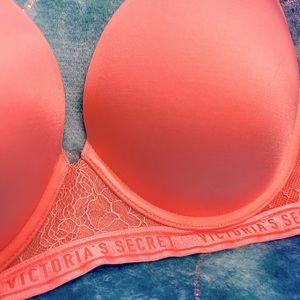 Victoria's Secret Very Sexy Push Up Bra 34 DD Light Pink